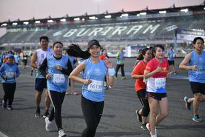 BIB: 5028, 50285, 373
                            <button type="button" onclick="openModal(10463658)" class="btn btn-primary btn-sm float-right btn-popup" data-toggle="modal" data-target=".modal-high-quality">
                        <i class="fas fa-shopping-cart"></i> Add to Cart
                    </button>
                                            <button type="button" onclick="isThisMe(10463658, true)" class="btn btn-success btn-sm float-right btn-popup btn-isme hidden" data-toggle="tooltip" data-placement="bottom" title="นี่คือรูปของคุณใช่ไหม คลิกที่นี่เพื่อเอาเข้าอัลบั้ม">
                        <i class="fas fa-plus"></i> Add to album
                    </button>
                    <button type="button" onclick="isThisMe(10463658, false)" class="btn btn-warning btn-sm float-right btn-popup btn-isnotme hidden">
                        <i class="fas fa-ban"></i> Remove from album
                    </button>